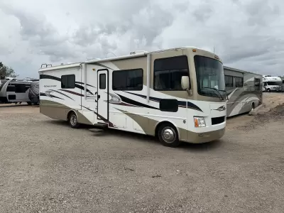 Consignment 2013 Thor Motor Coach Windsport 33G — photo 1