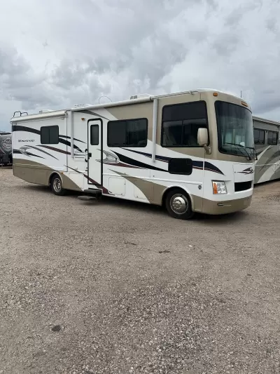 Consignment 2013 Thor Motor Coach Windsport 33G — photo 2