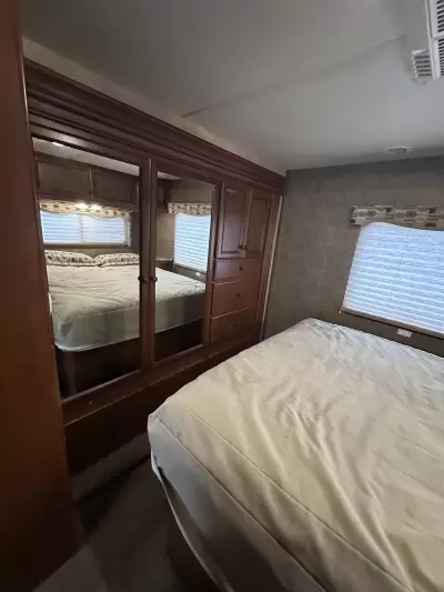 Consignment 2013 Thor Motor Coach Windsport 33G — photo 19