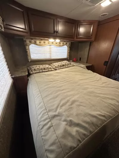 Consignment 2013 Thor Motor Coach Windsport 33G — photo 20
