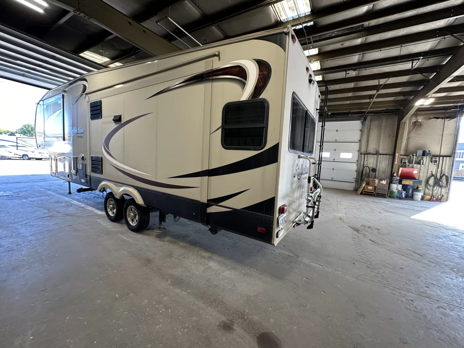 2017 Grand Design Reflection  303RLS Fifth Wheel interior overview 2 at All Star Rv in Littleton, CO