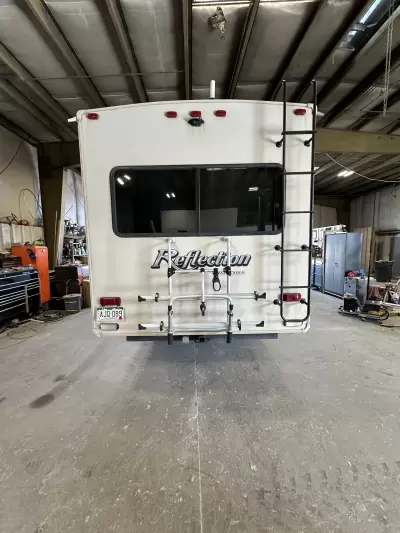 Used 2017 Grand Design Reflection  303RLS — photo 4