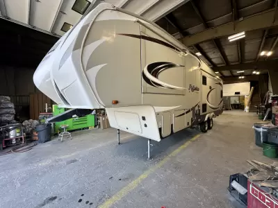 Used 2017 Grand Design Reflection  303RLS — photo 6