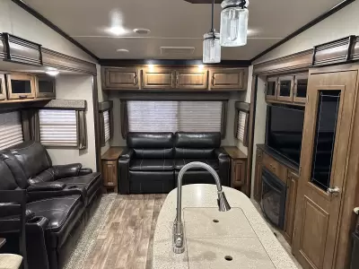 Used 2017 Grand Design Reflection  303RLS — photo 8