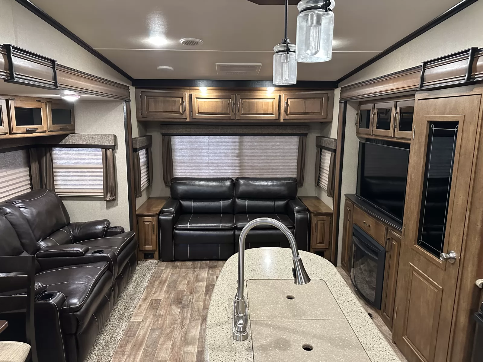 2017 Grand Design Reflection  303RLS Fifth Wheel interior overview 7 at All Star Rv in Littleton, CO