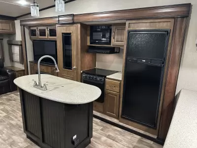 Used 2017 Grand Design Reflection  303RLS — photo 7