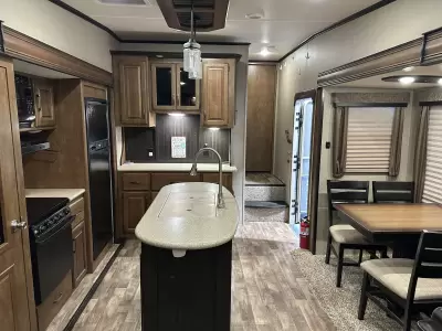 Used 2017 Grand Design Reflection  303RLS — photo 10