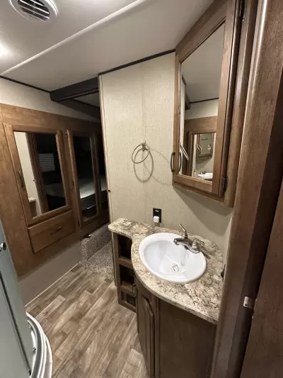 Used 2017 Grand Design Reflection  303RLS — photo 11