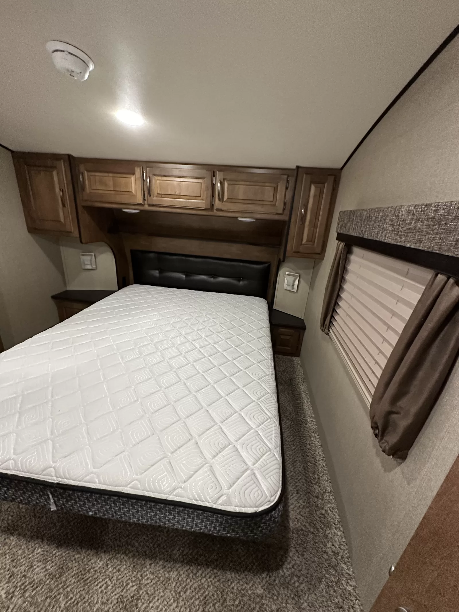 2017 Grand Design Reflection  303RLS Fifth Wheel interior overview 12 at All Star Rv in Littleton, CO