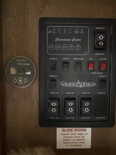Used 2017 Grand Design Reflection  303RLS — photo 15