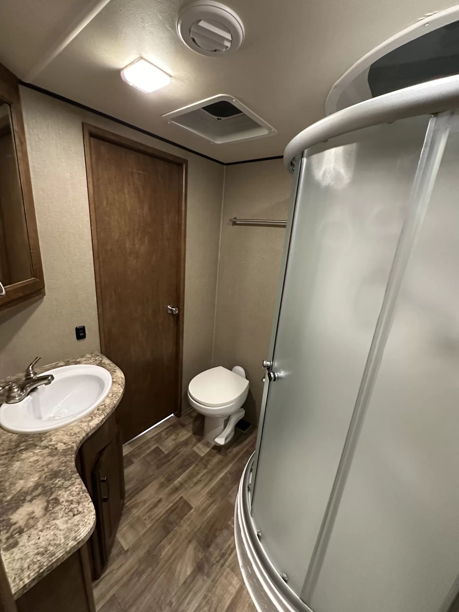2017 Grand Design Reflection  303RLS Fifth Wheel interior overview 14 at All Star Rv in Littleton, CO