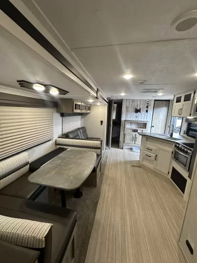 Consignment 2022 Palomino Puma XLE Lite 30DBSC — photo 19