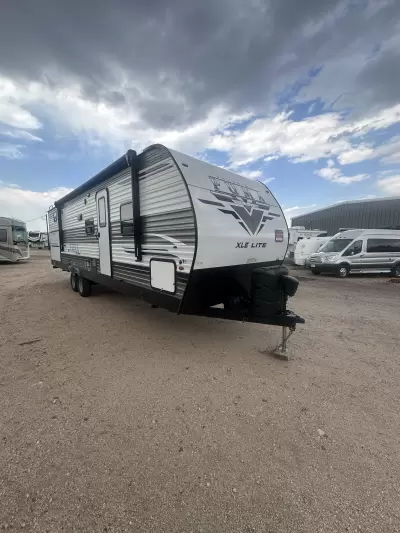 Consignment 2022 Palomino Puma XLE Lite 30DBSC — photo 1