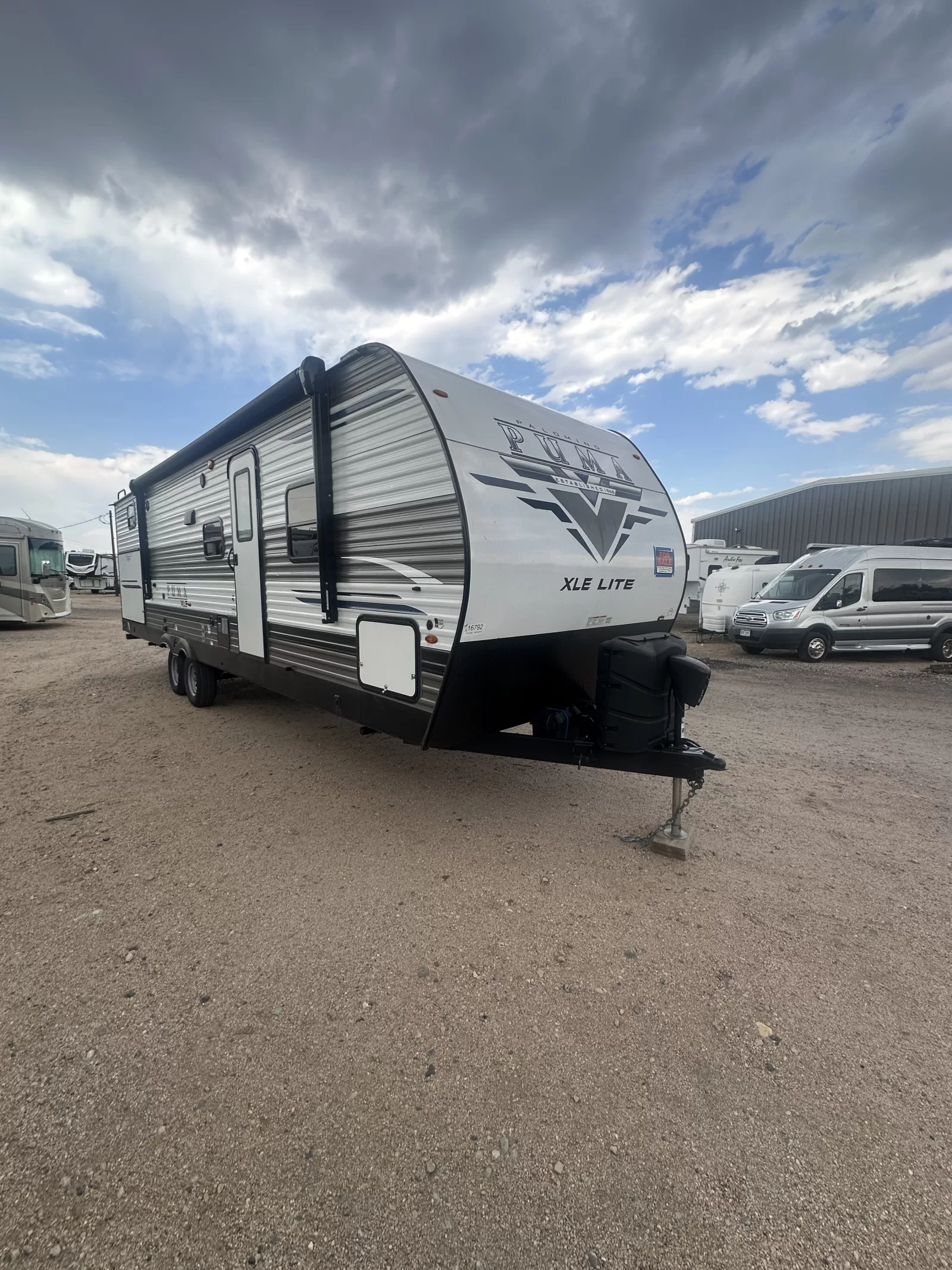 Consignment 2022 Palomino Puma XLE Lite 30DBSC