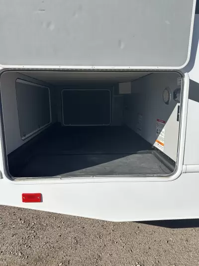 Consignment 2019 Thor Motor Coach Majestic 28A — photo 6