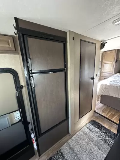 Consignment 2019 Thor Motor Coach Majestic 28A — photo 12