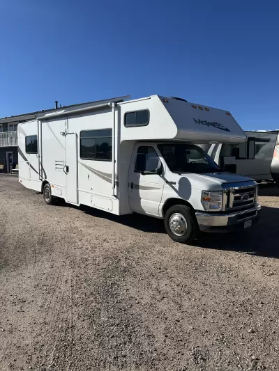 Consignment 2019 Thor Motor Coach Majestic 28A — photo 14