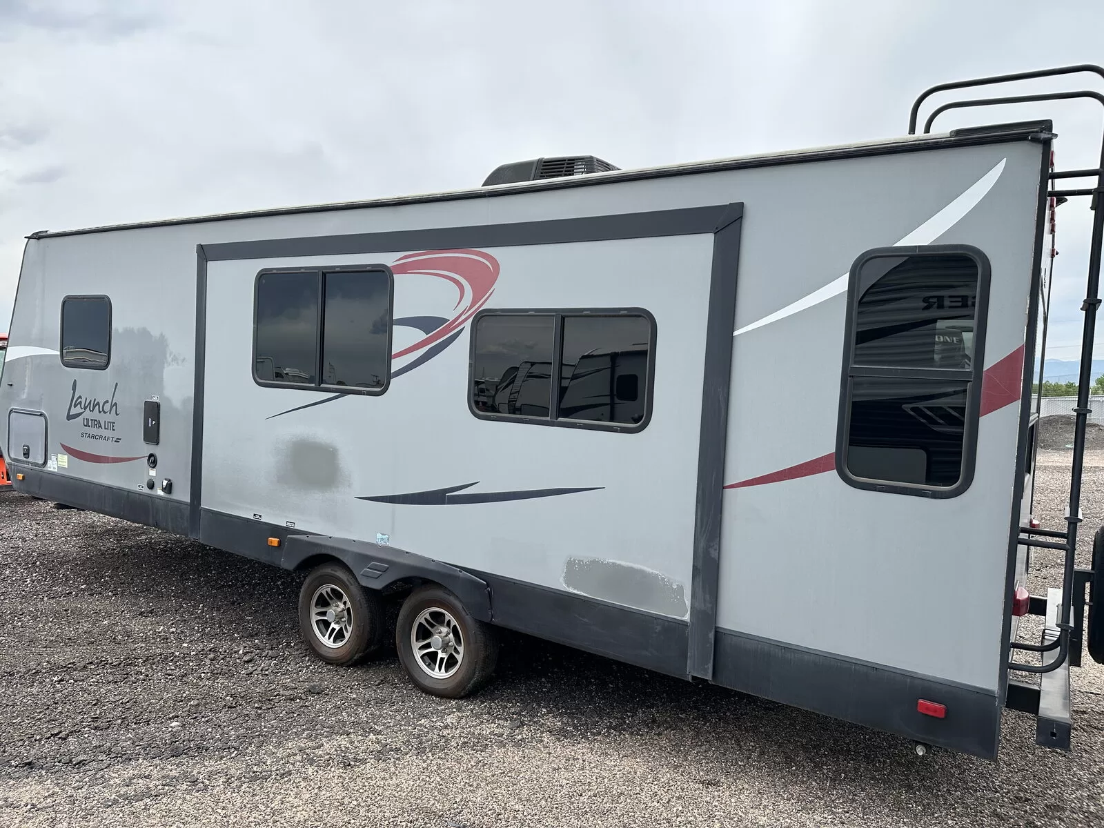Consignment 2017 StarCraft   Launch Ultra Lite 26 RLS