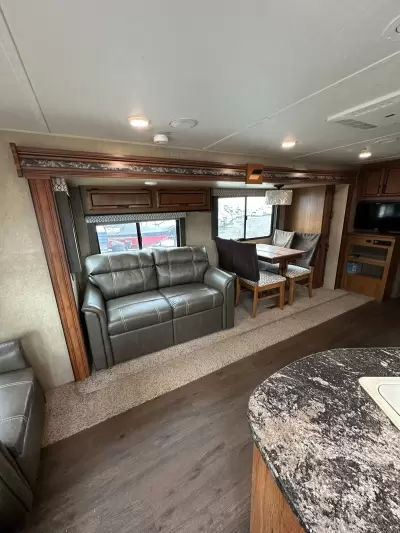 Consignment 2017 StarCraft   Launch Ultra Lite 26 RLS — photo 12