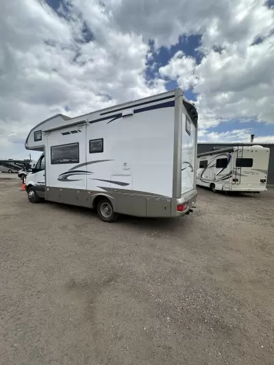 Used 2008 Gulfstream Vista Cruiser Mini 4230 — photo 4