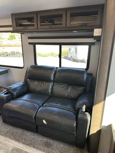 Consignment 2020 Forest River Sandpiper 321RL — photo 16