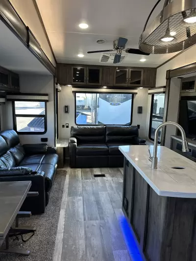 Consignment 2020 Forest River Sandpiper 321RL — photo 15