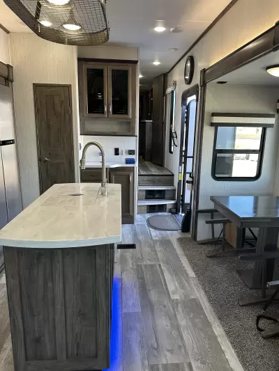 Consignment 2020 Forest River Sandpiper 321RL — photo 18