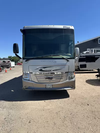 Consignment 2019 Newmar Ventana LE 3426 — photo 3