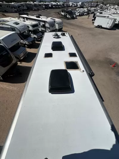 Consignment 2019 Newmar Ventana LE 3426 — photo 9