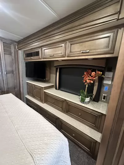 Consignment 2019 Newmar Ventana LE 3426 — photo 16