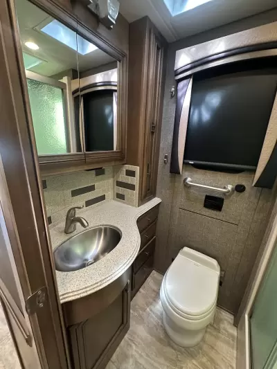 Consignment 2019 Newmar Ventana LE 3426 — photo 17