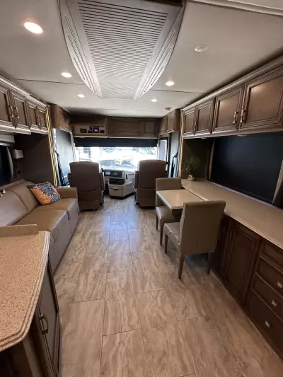 Consignment 2019 Newmar Ventana LE 3426 — photo 24